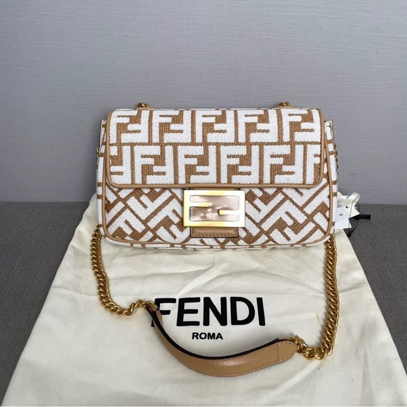 Fendi Beige and White Shoulder Bag - Picture 1 of 6